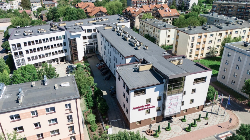 Zdjęcie nr 2 z galerii Uczelnia/ budynek 