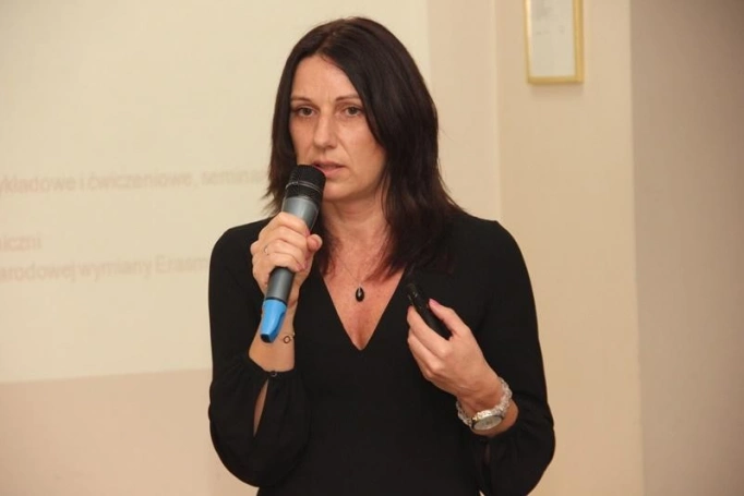 prof. nadzw. dr Katarzyna Szczepańska-Woszczyna, Prorektor ds. Kształcenia i Współpracy z Zagranicą