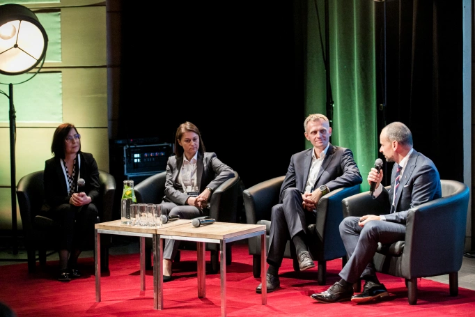 Zdjęcie nr 8 z galerii Prorektor Akademii WSB wystąpił na konferencji EZDAY o elektronicznym zarządzaniu dokumentami