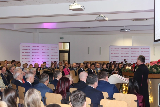 Zdjęcie nr 3 z galerii Uroczyste spotkanie wigilijno-noworoczne w Akademii WSB za nami