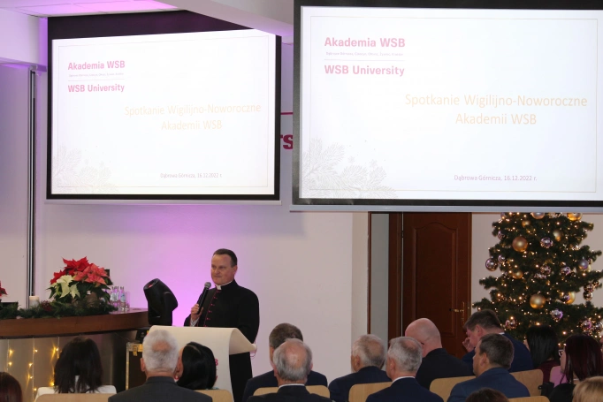 Zdjęcie nr 4 z galerii Uroczyste spotkanie wigilijno-noworoczne w Akademii WSB za nami