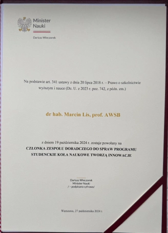 Zdjęcie nr 2 z galerii Prof. Marcin Lis w ministerialnym zespole doradczym. W tle studenckie innowacje