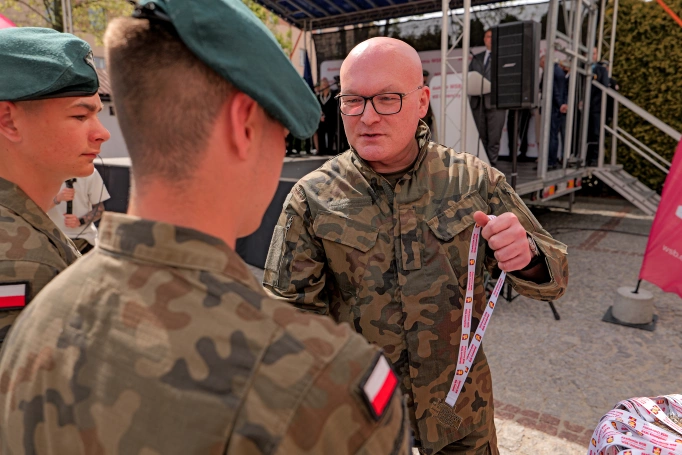 Zdjęcie nr 13 z galerii Akademia WSB kształtuje przyszłych obrońców kraju – XIII Ogólnopolski Turniej Klas Mundurowych