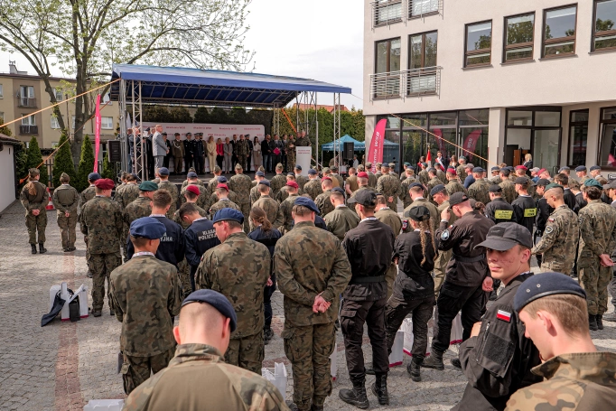 Zdjęcie nr 15 z galerii Akademia WSB kształtuje przyszłych obrońców kraju – XIII Ogólnopolski Turniej Klas Mundurowych