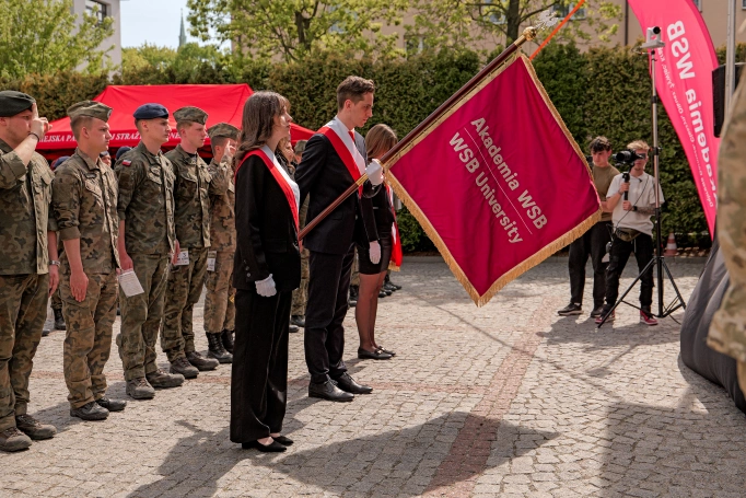Zdjęcie nr 22 z galerii Akademia WSB kształtuje przyszłych obrońców kraju – XIII Ogólnopolski Turniej Klas Mundurowych