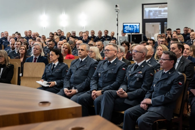 Zdjęcie nr 12 z galerii Fundament godności i człowieczeństwa. Sympozjum o prawach człowieka w służbie publicznej