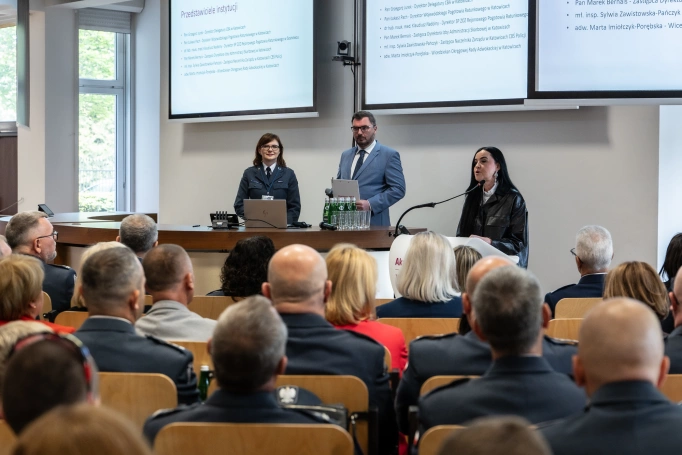 Zdjęcie nr 15 z galerii Fundament godności i człowieczeństwa. Sympozjum o prawach człowieka w służbie publicznej