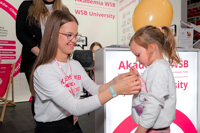 Zdjęcie nr 3 z galerii Akademicka wiedza i wielkie serce – Zwierzogranie z AWSB