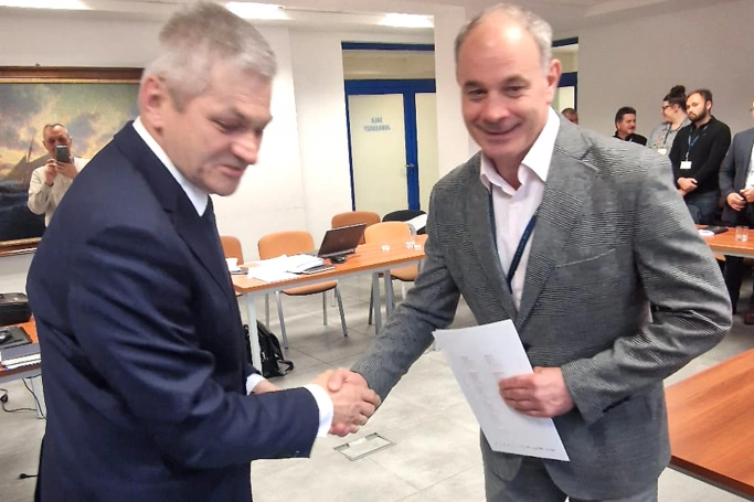 Zdjęcie nr 10 z galerii Wiedza gwarantująca bezpieczeństwo. Akademia WSB uczy samorządy jak chronić ludzi i przygotować się na wypadek wojny