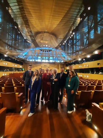 Zdjęcie nr 3 z galerii Studenci prawa Akademii WSB z wizytą studyjną w Trybunale Sprawiedliwości Unii Europejskiej 