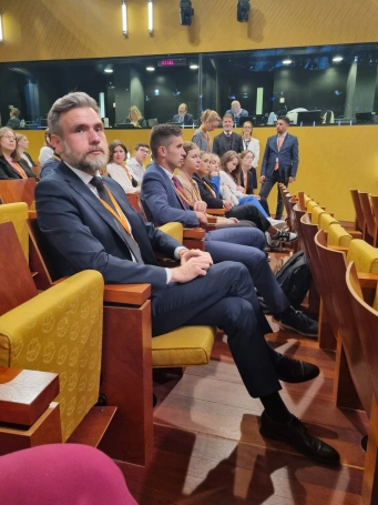 Zdjęcie nr 5 z galerii Studenci prawa Akademii WSB z wizytą studyjną w Trybunale Sprawiedliwości Unii Europejskiej 