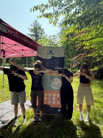 Zdjęcie nr 6 z galerii Jak rzeka wpływa na morze? Warsztaty w Cieszynie w ramach projektu SHORE: EmpOweR Students as the agents of cHangE