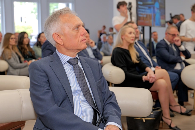Zdjęcie nr 7 z galerii Hutnictwo w ogniu transformacji. Akademia WSB na kilka godzin stała się stolicą branży stalowej