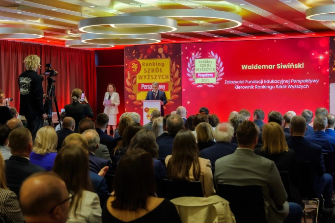 Zdjęcie nr 12 z galerii Akademia WSB jeszcze wyżej na podium najlepszych uczelni w Polsce