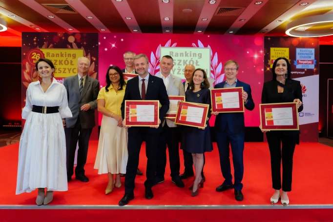 Zdjęcie nr 7 z galerii Akademia WSB jeszcze wyżej na podium najlepszych uczelni w Polsce