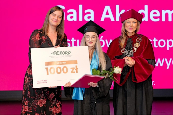 Zdjęcie nr 24 z galerii Gala Akademicka 2025 – święto Absolwentów Akademii WSB w Cieszynie