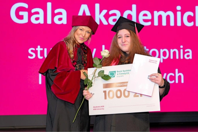 Zdjęcie nr 27 z galerii Gala Akademicka 2025 – święto Absolwentów Akademii WSB w Cieszynie