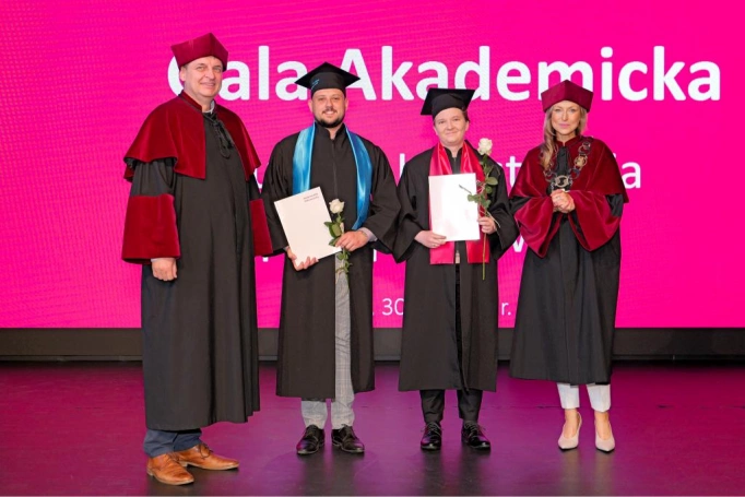 Zdjęcie nr 6 z galerii Gala Akademicka 2025 – święto Absolwentów Akademii WSB w Cieszynie