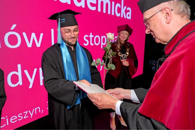 Zdjęcie nr 13 z galerii Gala Akademicka 2025 – święto Absolwentów Akademii WSB w Cieszynie