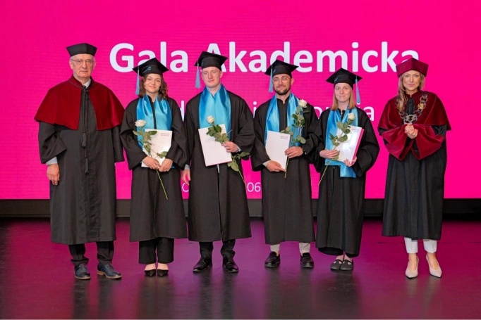 Zdjęcie nr 14 z galerii Gala Akademicka 2025 – święto Absolwentów Akademii WSB w Cieszynie