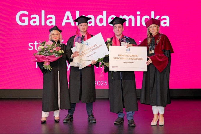 Zdjęcie nr 67 z galerii Gala Akademicka 2025 – święto Absolwentów Akademii WSB w Cieszynie