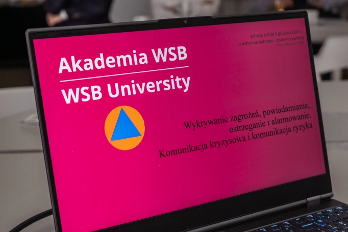 Zdjęcie nr 5 z galerii Akademia WSB szkoli dąbrowskich samorządowców – obrona cywilna w praktyce