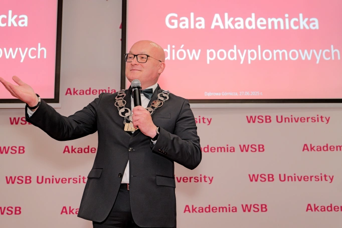 Zdjęcie nr 2 z galerii Uroczysta Gala Akademicka – święto Absolwentów studiów podyplomowych w Akademii WSB