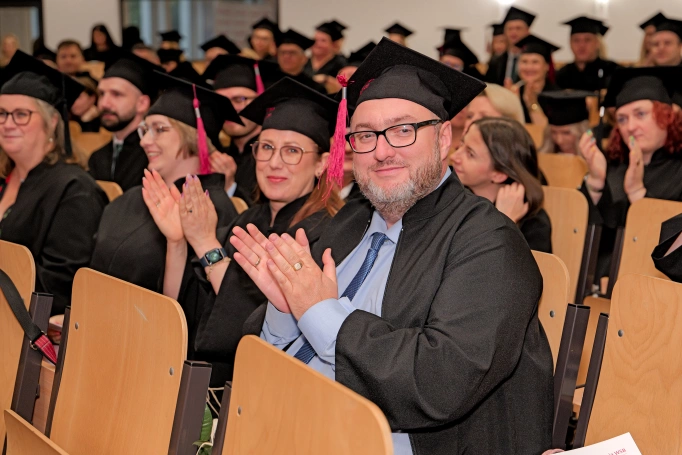 Zdjęcie nr 6 z galerii Uroczysta Gala Akademicka – święto Absolwentów studiów podyplomowych w Akademii WSB