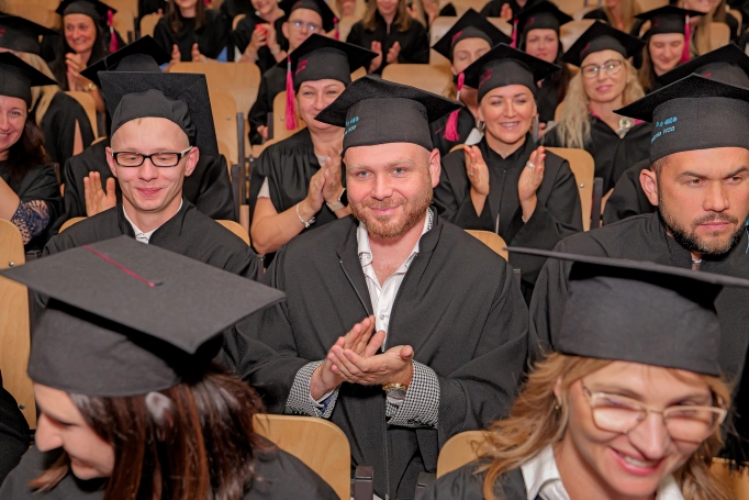 Zdjęcie nr 7 z galerii Uroczysta Gala Akademicka – święto Absolwentów studiów podyplomowych w Akademii WSB