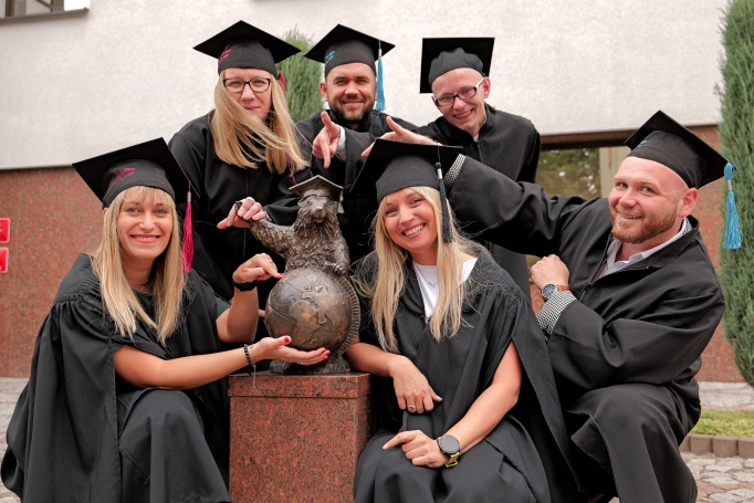 Zdjęcie nr 3 z galerii Uroczysta Gala Akademicka – święto Absolwentów studiów podyplomowych w Akademii WSB
