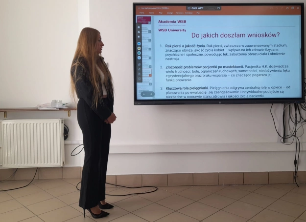 Zdjęcie nr 3 z galerii Pielęgniarki AWSB wkraczają na rynek. Mamy pierwsze absolwentki!