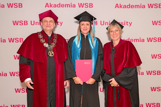 Zdjęcie nr 20 z galerii Gala Rozdania Dyplomów Akademii WSB w Żywcu