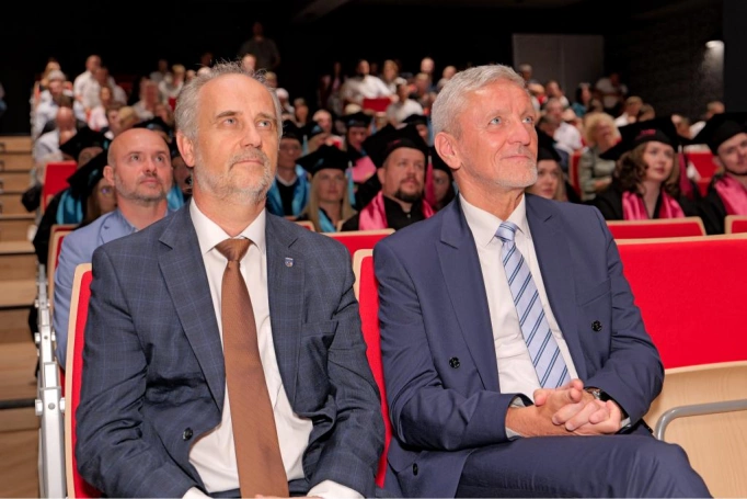 Zdjęcie nr 142 z galerii Gala Rozdania Dyplomów Akademii WSB w Żywcu