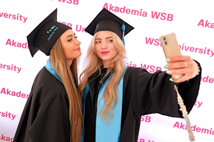Zdjęcie nr 10 z galerii Gala Rozdania Dyplomów Akademii WSB w Żywcu