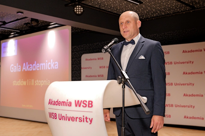Zdjęcie nr 15 z galerii Gala Rozdania Dyplomów Akademii WSB w Żywcu