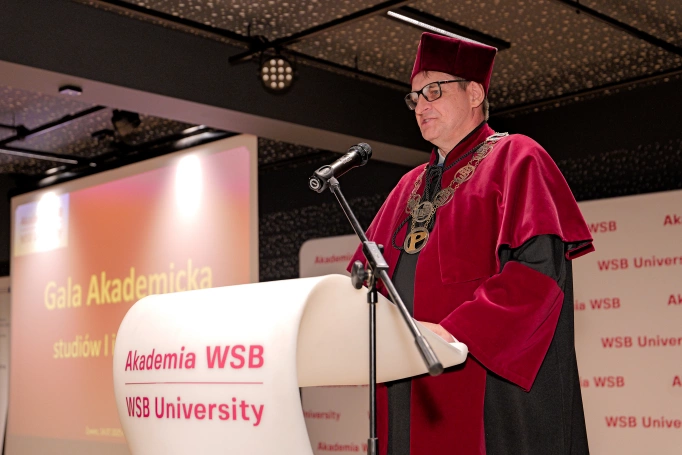 Zdjęcie nr 17 z galerii Gala Rozdania Dyplomów Akademii WSB w Żywcu