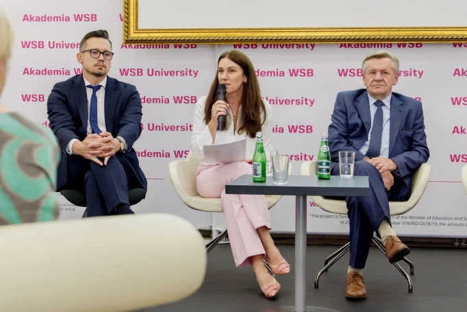 Zdjęcie nr 13 z galerii Wieloprofilowe Centrum Symulacji Medycznych Collegium Medicum im. prof. Kazimierza Imielińskiego. Akademia WSB dla humanizacji medycyny 