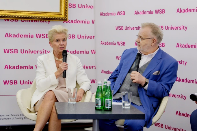 Zdjęcie nr 11 z galerii Wieloprofilowe Centrum Symulacji Medycznych Collegium Medicum im. prof. Kazimierza Imielińskiego. Akademia WSB dla humanizacji medycyny 