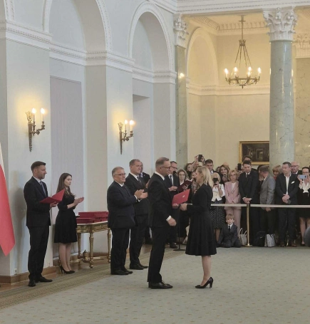 Zdjęcie nr 5 z galerii Prof. Monika Bąk Sosnowska uhonorowana przez Prezydenta RP 
