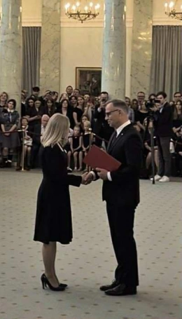 Zdjęcie nr 3 z galerii Prof. Monika Bąk Sosnowska uhonorowana przez Prezydenta RP 