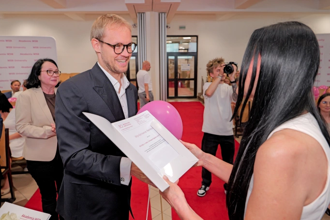 Zdjęcie nr 27 z galerii Radośnie, wzniośle i symbolicznie. Kolejne święto Akademii WSB
