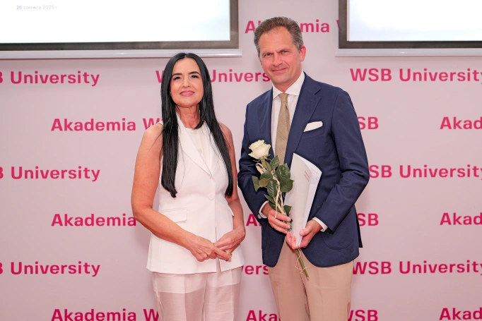Zdjęcie nr 47 z galerii Radośnie, wzniośle i symbolicznie. Kolejne święto Akademii WSB