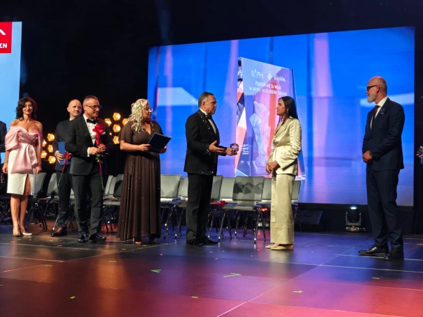 Zdjęcie nr 2 z galerii Prof. Zdzisława Dacko-Pikiewicz, Rektor Akademii WSB z prestiżową nagrodą ze świata biznesu