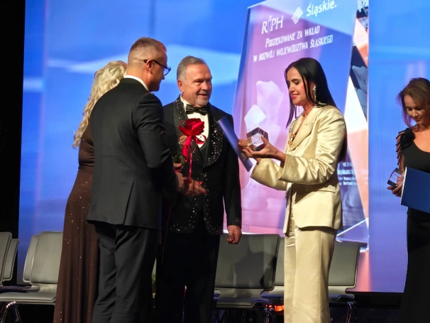 Zdjęcie nr 4 z galerii Prof. Zdzisława Dacko-Pikiewicz, Rector of WSB University, honored with a prestigious business award