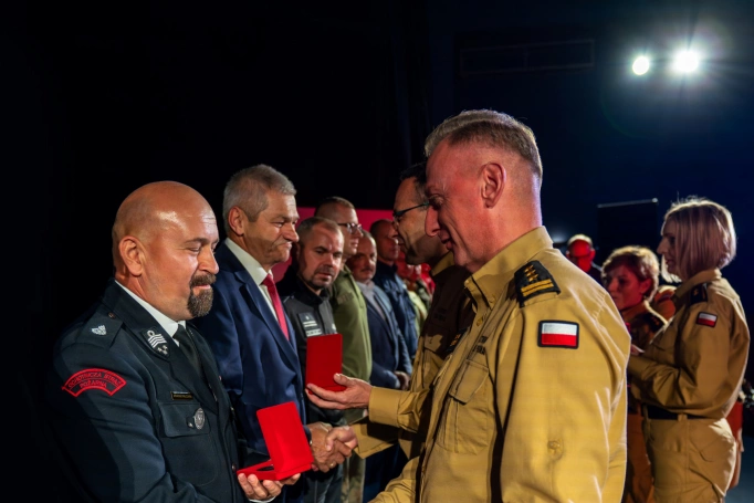 Zdjęcie nr 1 z galerii Medal 30-lecia KSRG dla prof. Marka Walancika