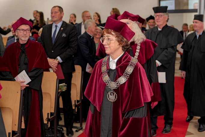 Zdjęcie nr 5 z galerii Prof. Marek Kwiek Doktorem Honoris Causa Akademii WSB 
