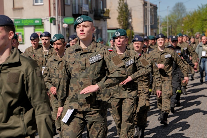 Zdjęcie nr 2 z galerii Akademia WSB z uznaniem MON. Legia Akademicka buduje przyszłość obronności