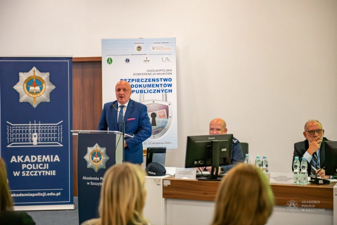 Zdjęcie nr 1 z galerii Bezpieczeństwo dokumentów publicznych