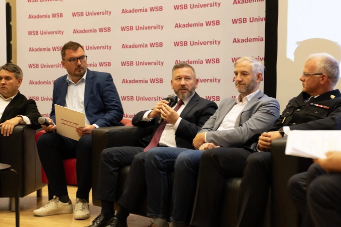 Zdjęcie nr 17 z galerii Bezpieczeństwo w XXI wieku: nauka, praktyka i odpowiedzialność na Konferencji AWSB w Katowicach