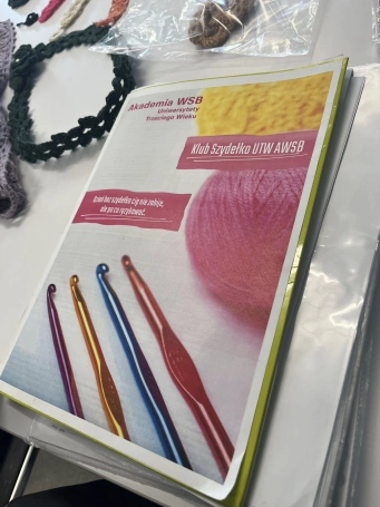 Zdjęcie nr 3 z galerii Galeria -  "Nitką i Serduchem" Projekt w ramach Inicjatyw Senioralnych Miasta Dąbrowa Górnicza